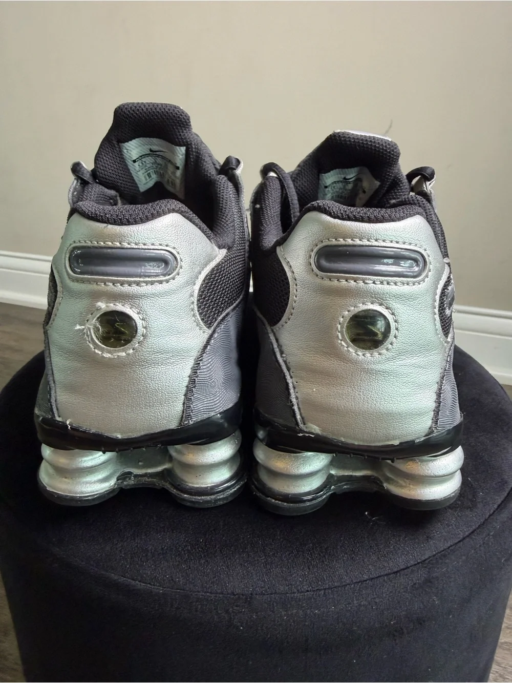 Nike Youth Boys Shox NZ Athletic Sneakers